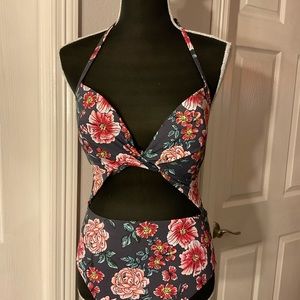 Shade & shore monokini floral swim suit 34DD